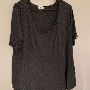 Old Navy black and white pin stripe scoop neck tee